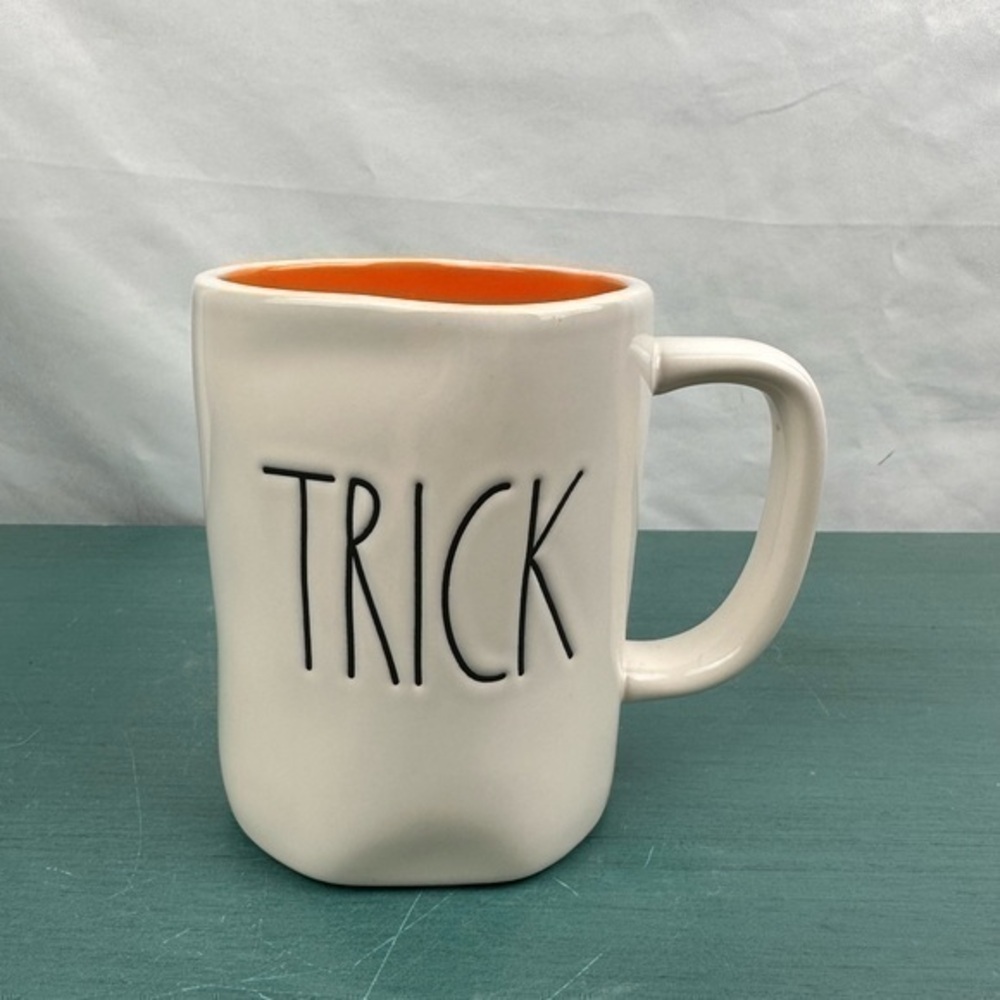 NWT 2/$20 Rae‎ dunn trick treat mug Halloween double sided